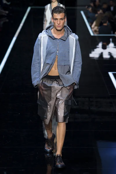 Look 7